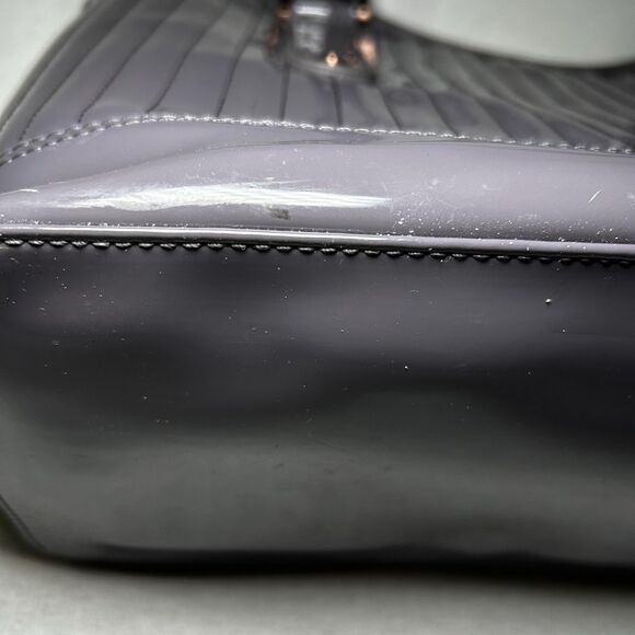Ted Baker patent leather tote bag in dark gray with rose gold-toned hardware - Picture 4 of 9